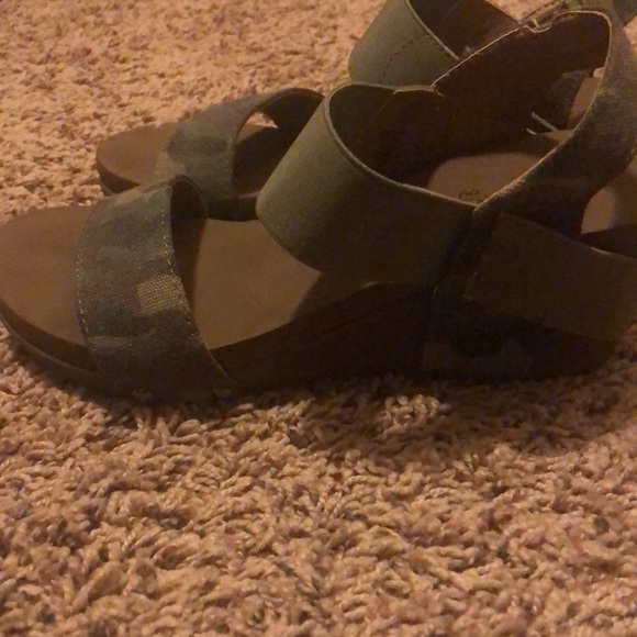 Boutique by corky sandal camo - Picture 4 of 6